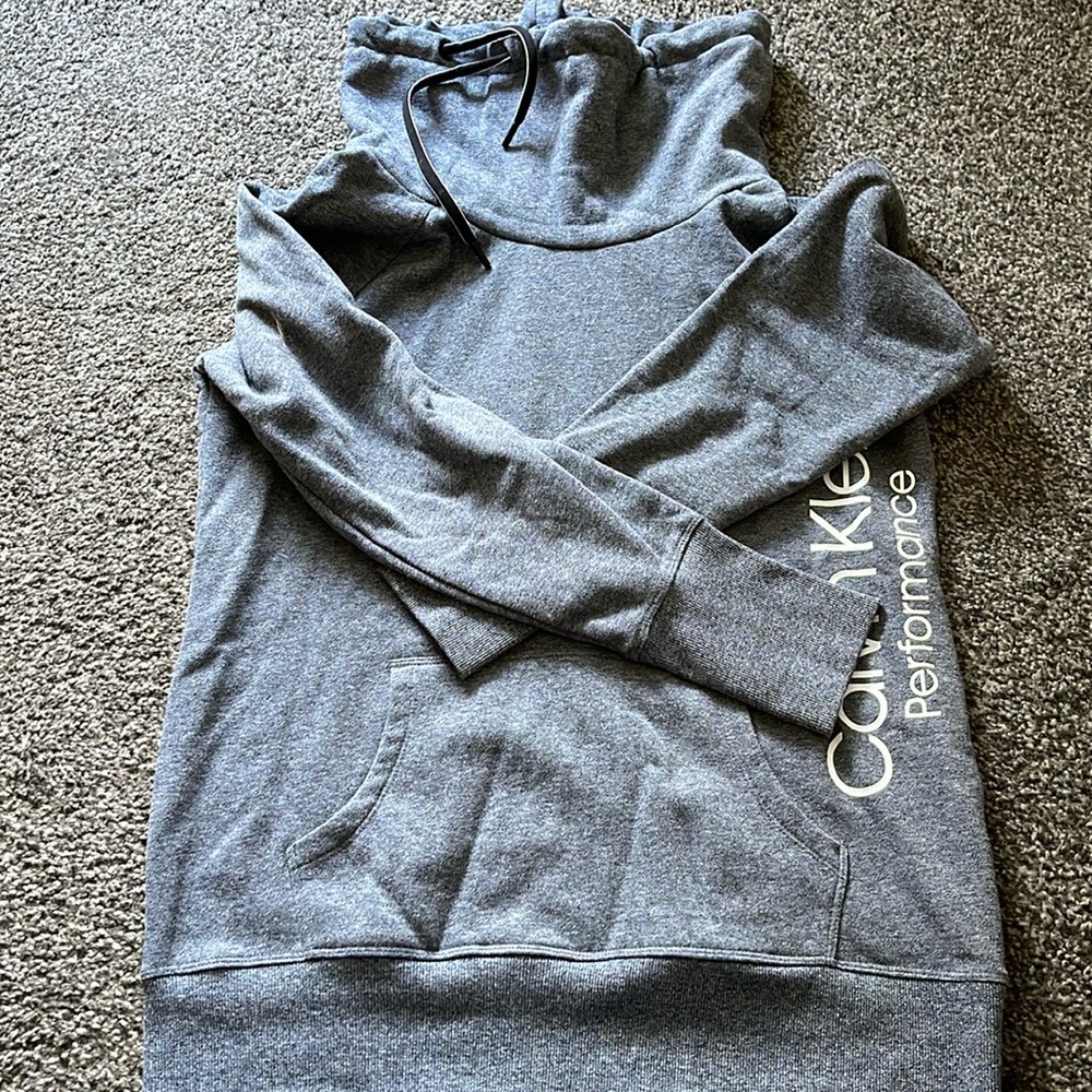 Women fleece pull over, worn once